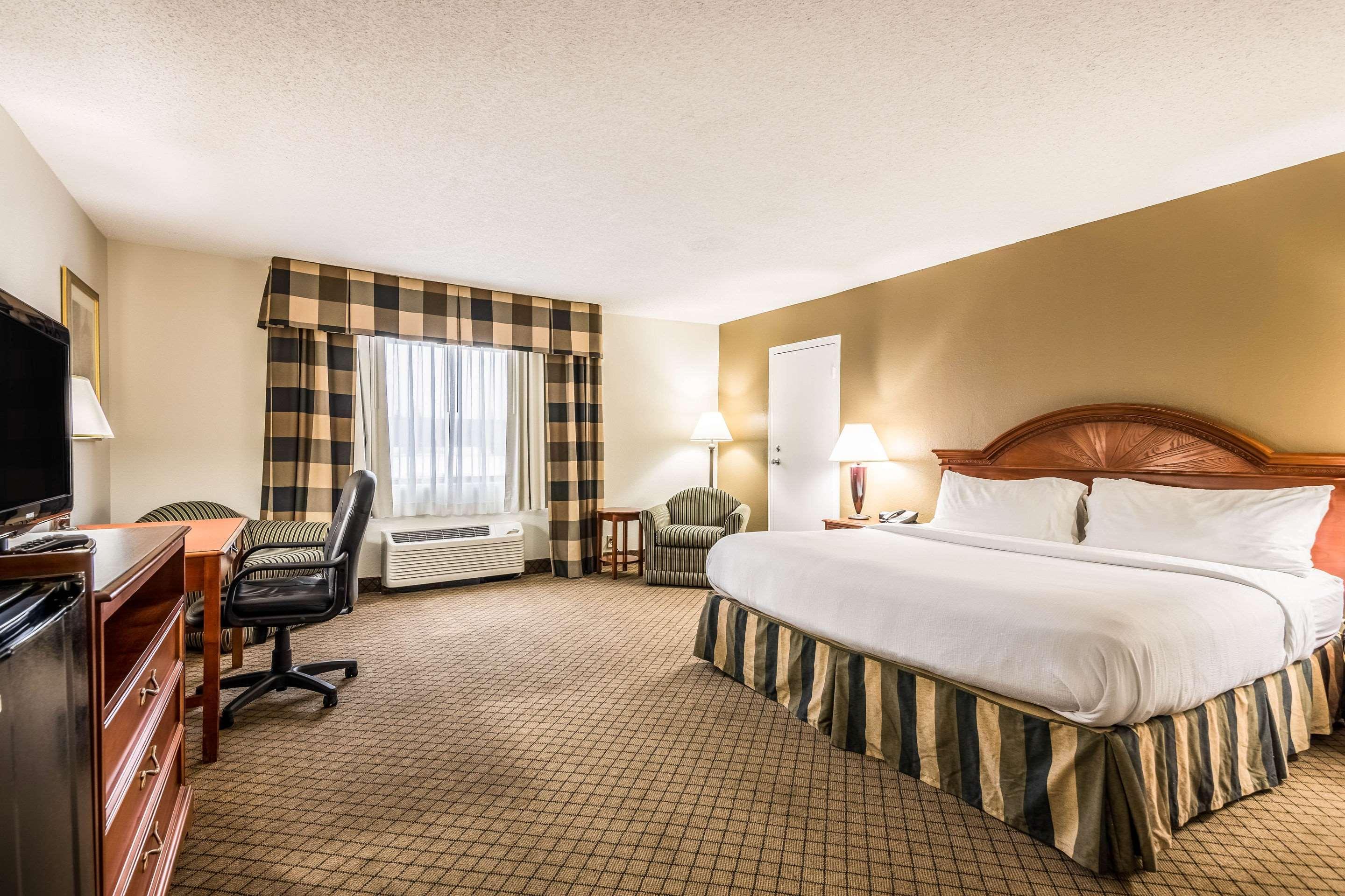 Quality Inn Near Finger Lakes And Seneca Falls Waterloo Exterior photo